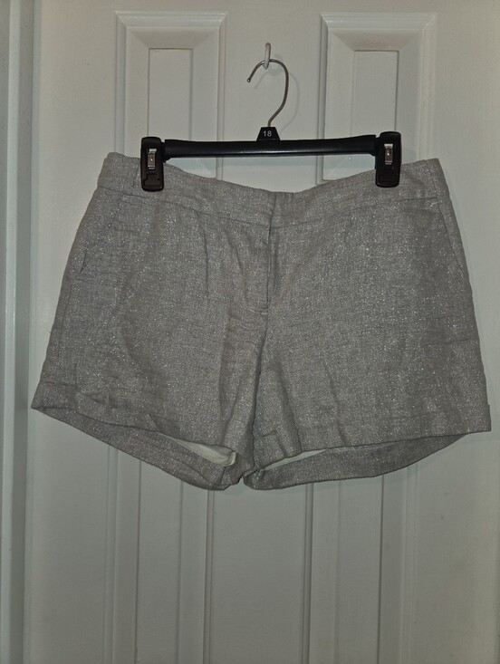 LOFT Pants - LOFT Women's Shimmer Silver Cream Metallic Linen-Blend Dress Shorts.  Size 6